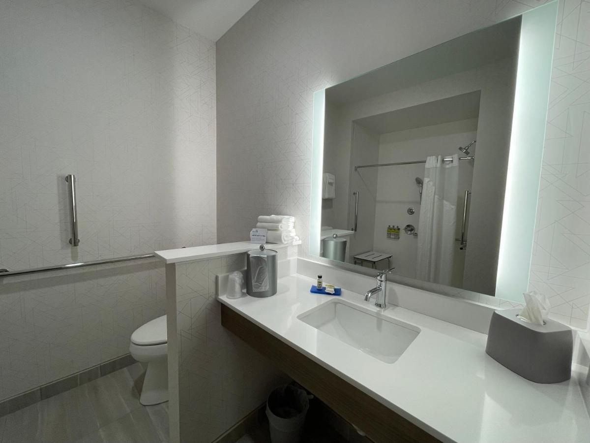 Holiday Inn Express & Suites - Ft. Smith - Airport By Ihg Форт-Смит Экстерьер фото