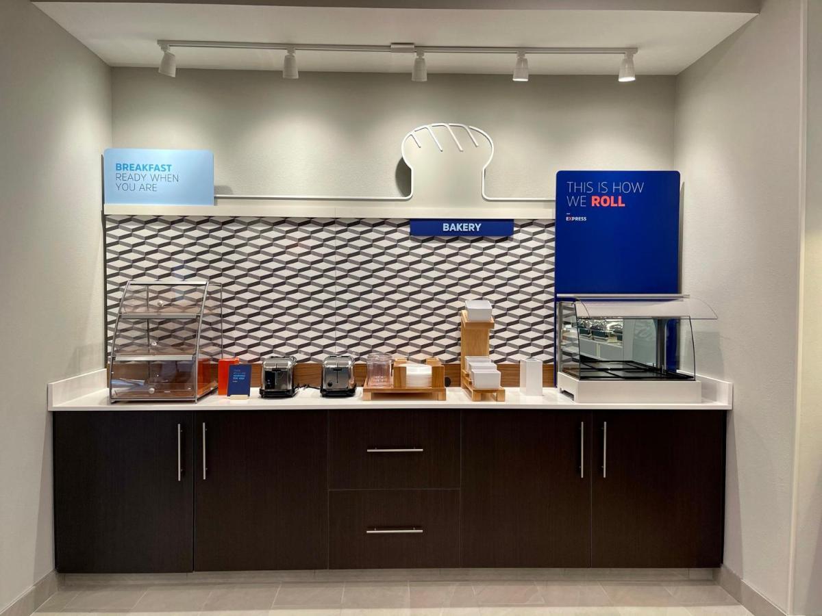 Holiday Inn Express & Suites - Ft. Smith - Airport By Ihg Форт-Смит Экстерьер фото