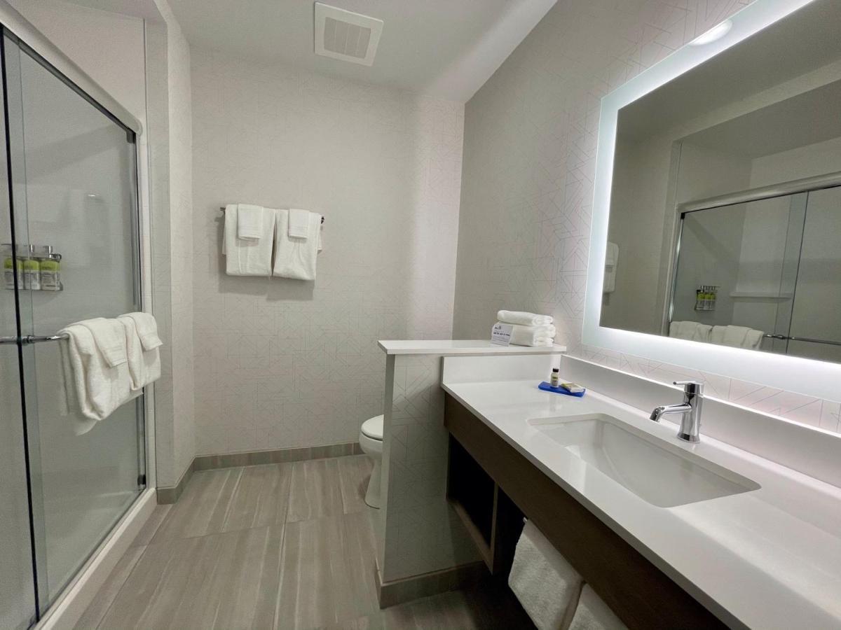 Holiday Inn Express & Suites - Ft. Smith - Airport By Ihg Форт-Смит Экстерьер фото