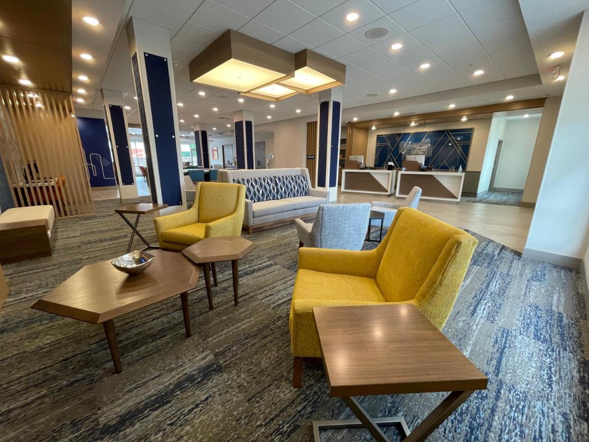 Holiday Inn Express & Suites - Ft. Smith - Airport By Ihg Форт-Смит Экстерьер фото