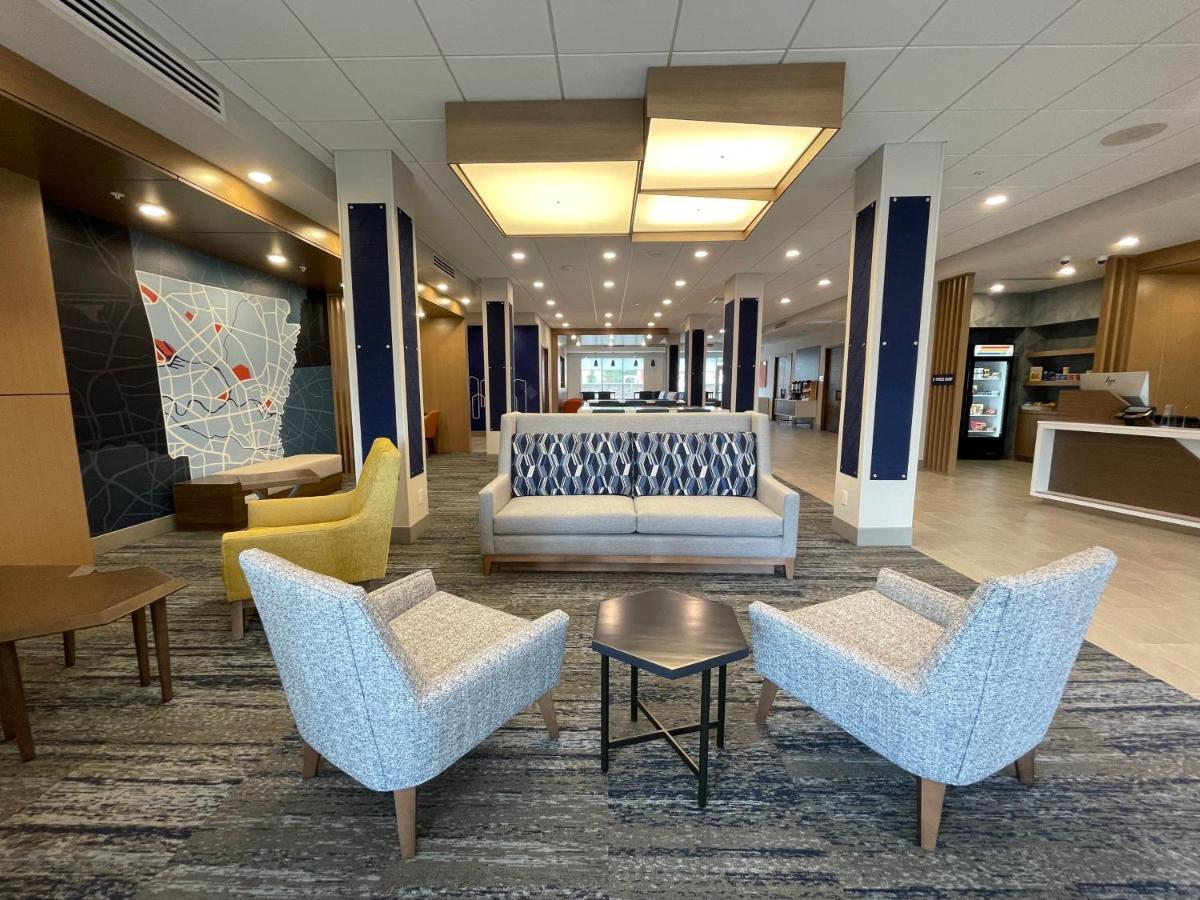 Holiday Inn Express & Suites - Ft. Smith - Airport By Ihg Форт-Смит Экстерьер фото
