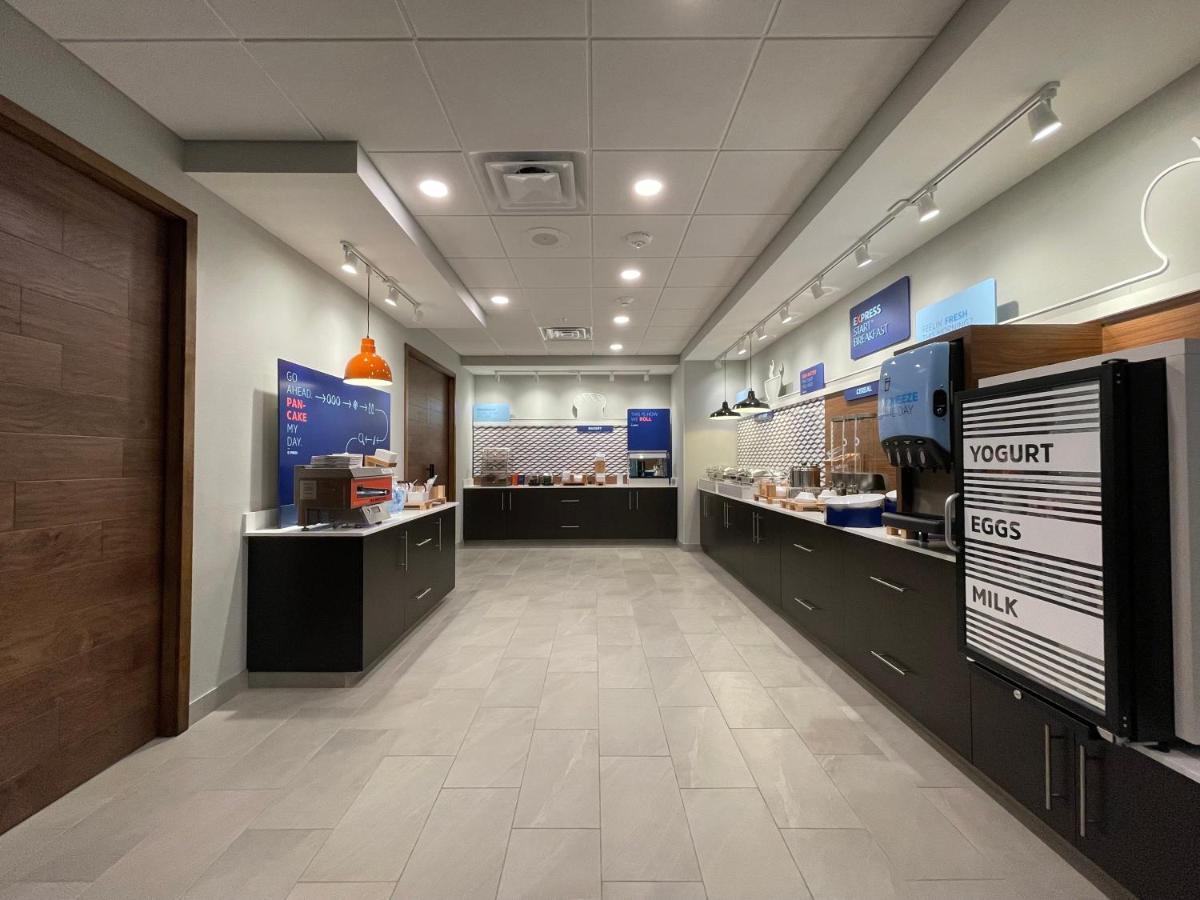 Holiday Inn Express & Suites - Ft. Smith - Airport By Ihg Форт-Смит Экстерьер фото