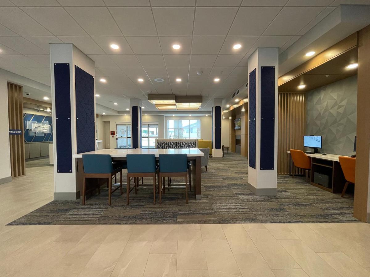 Holiday Inn Express & Suites - Ft. Smith - Airport By Ihg Форт-Смит Экстерьер фото