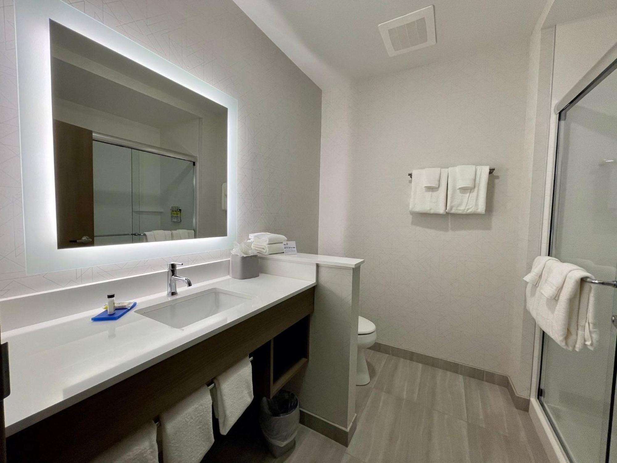 Holiday Inn Express & Suites - Ft. Smith - Airport By Ihg Форт-Смит Экстерьер фото